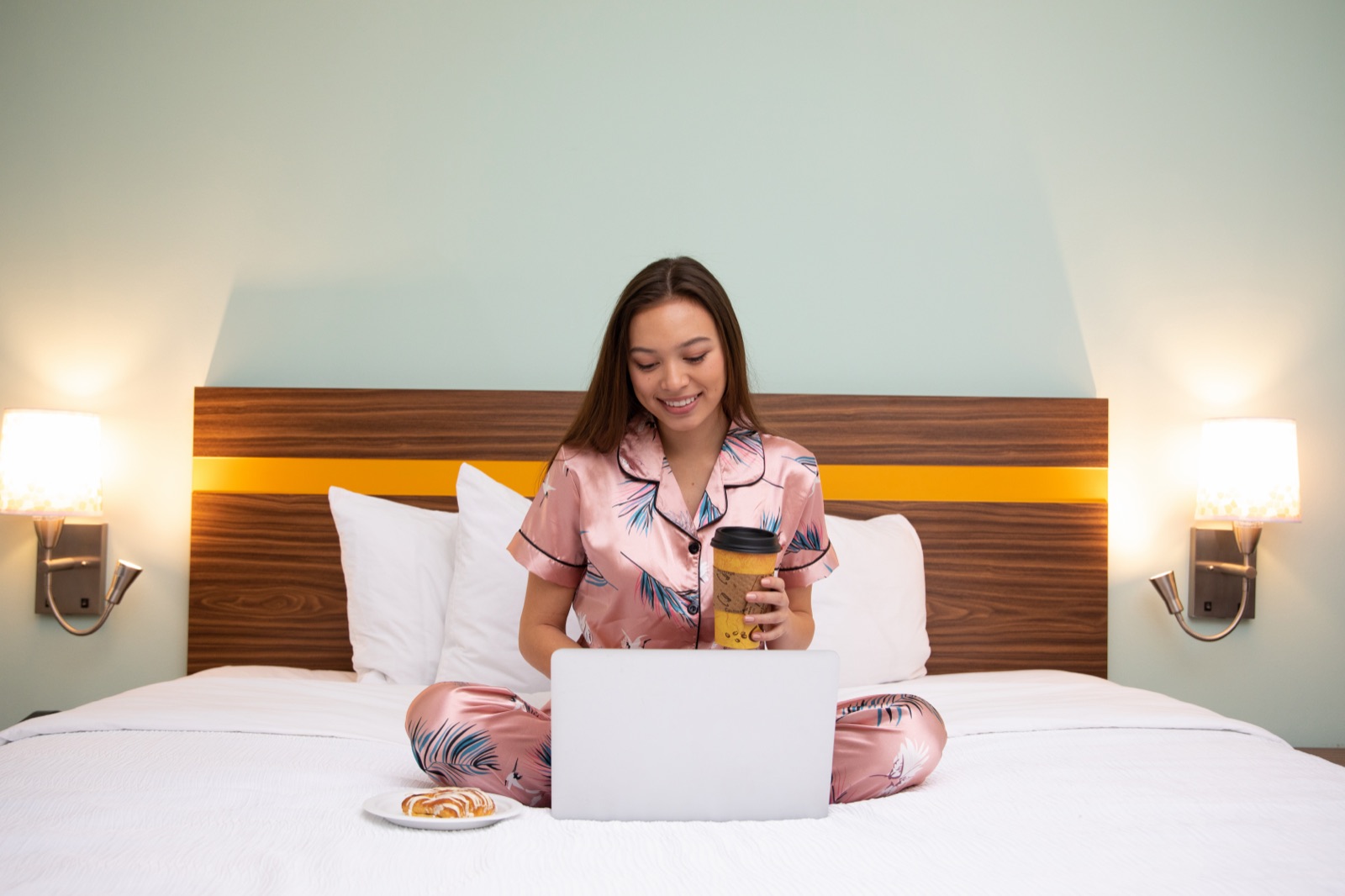 SPOT X Hotel Orlando — Relaxing in a guest room