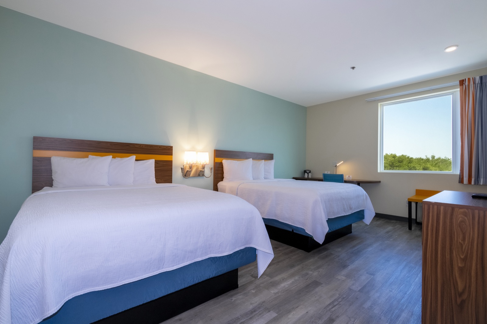 SPOT X Hotel Orlando — Two-queen room